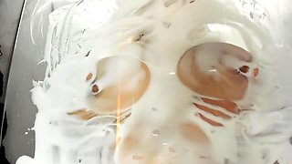 Big boobs, nipple play, mientras se ducha