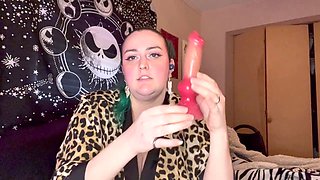 Review of a knotted fake dildo by a hot plus-size alt girl with big tits