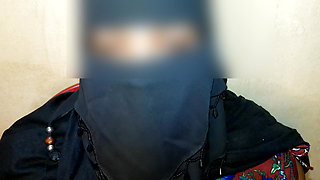 A Burqa-clad Girl From Saudi Arabia Comes to the House to Fuck for Money.