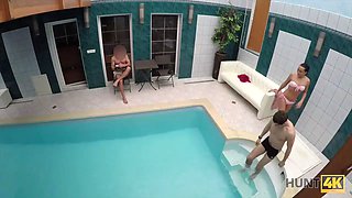 Hunt4k. aventures sexuelles dans une piscine privée