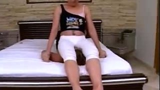 Amateur blonde take fisting and licking