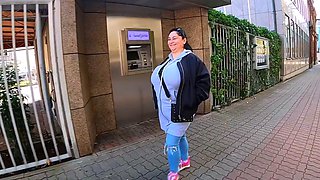 Amateur BBW Kristin with glasses masturbates