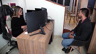 Juliana Rose - Inexperienced Young Woman Goes To Apply For A Job But Is Rejected, She Decides To Show Her Vagina To The Boss