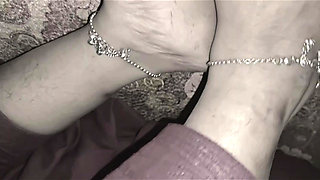Newly married Bhabhi seduce by bra seller in the home