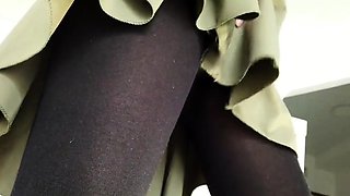 MILF in Pantyhose Masturbates with Vibrator to Orgasm on Web