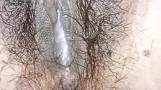 My teenage virgin girlfriend is sitting on my dick and getting fucked