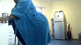 Thick BBW Teases Pussy with Vibrator & Can’t Handle Giant Dildo