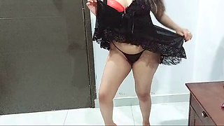 Pakistani housewife does a full strip dance