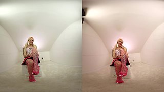 226 - Vanessa Sweet - Blonde Fishnet Stockings Toying