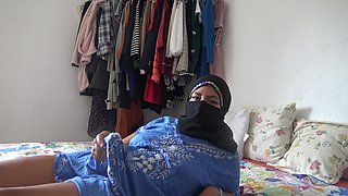 Arabic Egyptian MILF with Big Dick Wants to Have Anal Sex