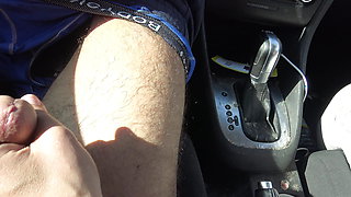 Beurette gives a stranger a handjob during her break at the supermarket