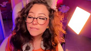 Hot brunette from squirt masturbating on webcam