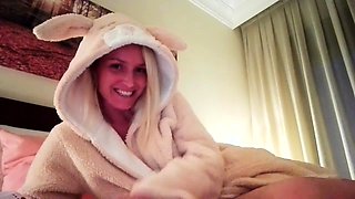 Big ass amateur blonde fucking POV in public