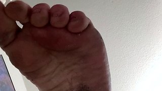 Amateur Foot Fetish Girlfriend Sucks and gives a Footjob