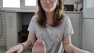 Collegegirl Had Sex with a Courier While Her Parents Were Away and Got on Her Face