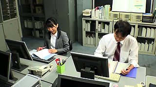 Mako Oda Asian beauty is a hot milf in amateur hardcore sex