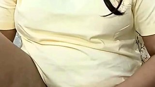Desi Urmila Urmila Dildoing in Pussy While Applying Oil