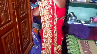 Desi beauty housewife sary changing in home