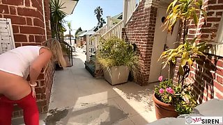 Blonde PAWG Dee Siren Fucks Hubby on Venice Beach - Outdoor Public Sex & Squirting