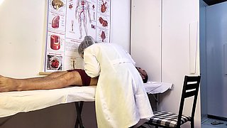 Patient Can't Handle It and Becomes Stiff in Front of the Nurse During the Exam