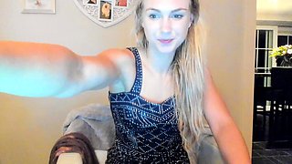 Amateur Webcam Cute Teen Plays Solo with Big Dildo