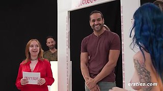 German Amateur Casting Part 3: Tinder FFM Threesome with Blue Hair Girl & Glasses - Blowjob, Foot Fetish & Leg Shaking Orgasm