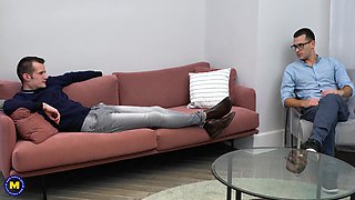 Mature Nympho Takes Two Cocks At Once In Her Pussy - MatureNl