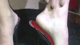Sucking a Crossdresser 1