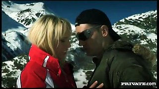 Diana Gold Works Some Magic and Gets a Great Facial in Return - Private Porn Sex Videos