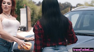 Wet mommy got shagged by steamy shemale