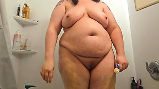 Amateur BBW Mature Cand!d Sandra gets soaking wet in a hot shower