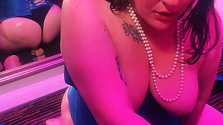 SanDiego8383 Edges herself in front of a man she just met off camera in this tease and denial