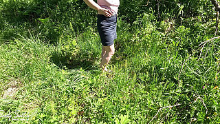 Outdoor amateur pov video: MILF with big natural tits gives blowjob