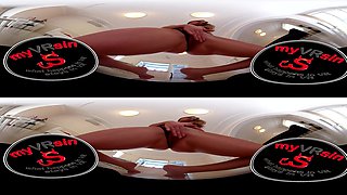 Rebecca Volpetti - Face Sitting 1 On 1 - Upskirt Fingering Shaved Pussy