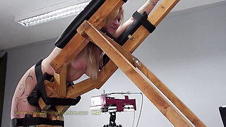 Natalip3 Spanking Machine - Ass Whipping
