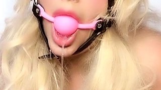 Piss fetish WAM gal solo toys
