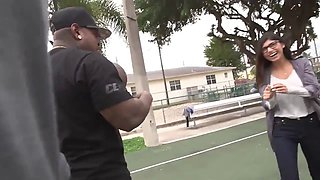 MIA KHALIFA - Hilarious & Rare BTS Footage Featuring Arab Superstar