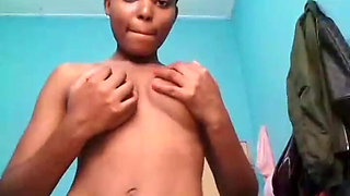 Pretty Girl Shaking Ass for Fun