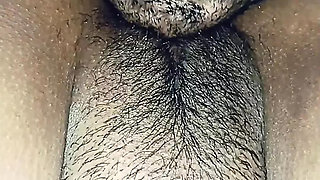 Multi-orgasmic pussy doesn't stop dripping while her clitoris is licked. Pussy eating close-up