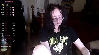 Brunette Solo Webcam Masturbation