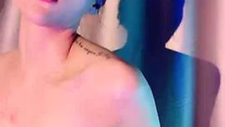 The stunning internet celebrity with a flaming red lips! Sexy pajamas and big breasts! M-leg pronunciation masturbates, rubbing the clitoris and dizzying, and using two-pronged approaches: Big Tits, Blowjob  Amateur Porn