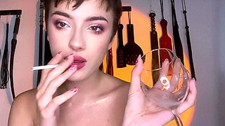 Webcam fun mature brunette with toys cum on cam