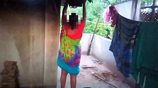 Tamil - Dress Washing Housewife Aunty Sex