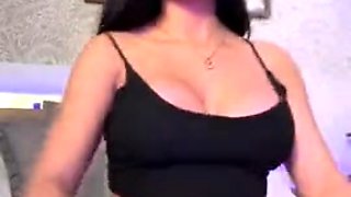 Big boob brunette masturbates on webcam