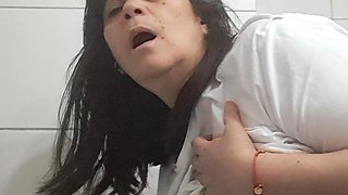 Mom Fucked by Surprise and Creampie Standby Bathroom