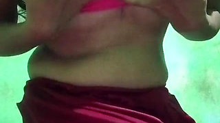 Great video of a girl sitting in the house having fun with her pussy and milk.