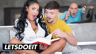Big Booty In Front Of Hubby - Yeri Blue And Niky Bimbodoll