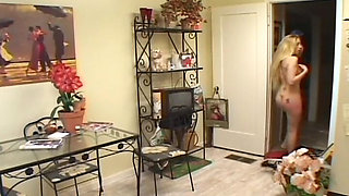 Perfect Blonide Get Fucked in Kitchen in Amateur Session