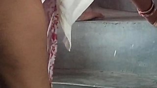 Ghar Mein Akele Makan Owner Ki Beti Ko Apne Pass Bula Kar Fuck Kar Diya