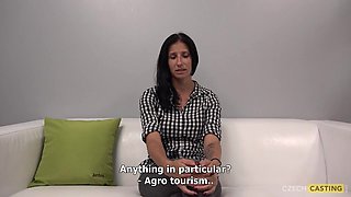 MILF Eva Czech Casting Pussy rubbing